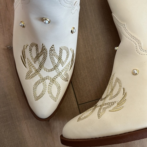 NEW MIA Cheyenne Embroidered Pearl Accent Zip Ankle Boots Western Cowboy Sz 11 - Picture 5 of 9